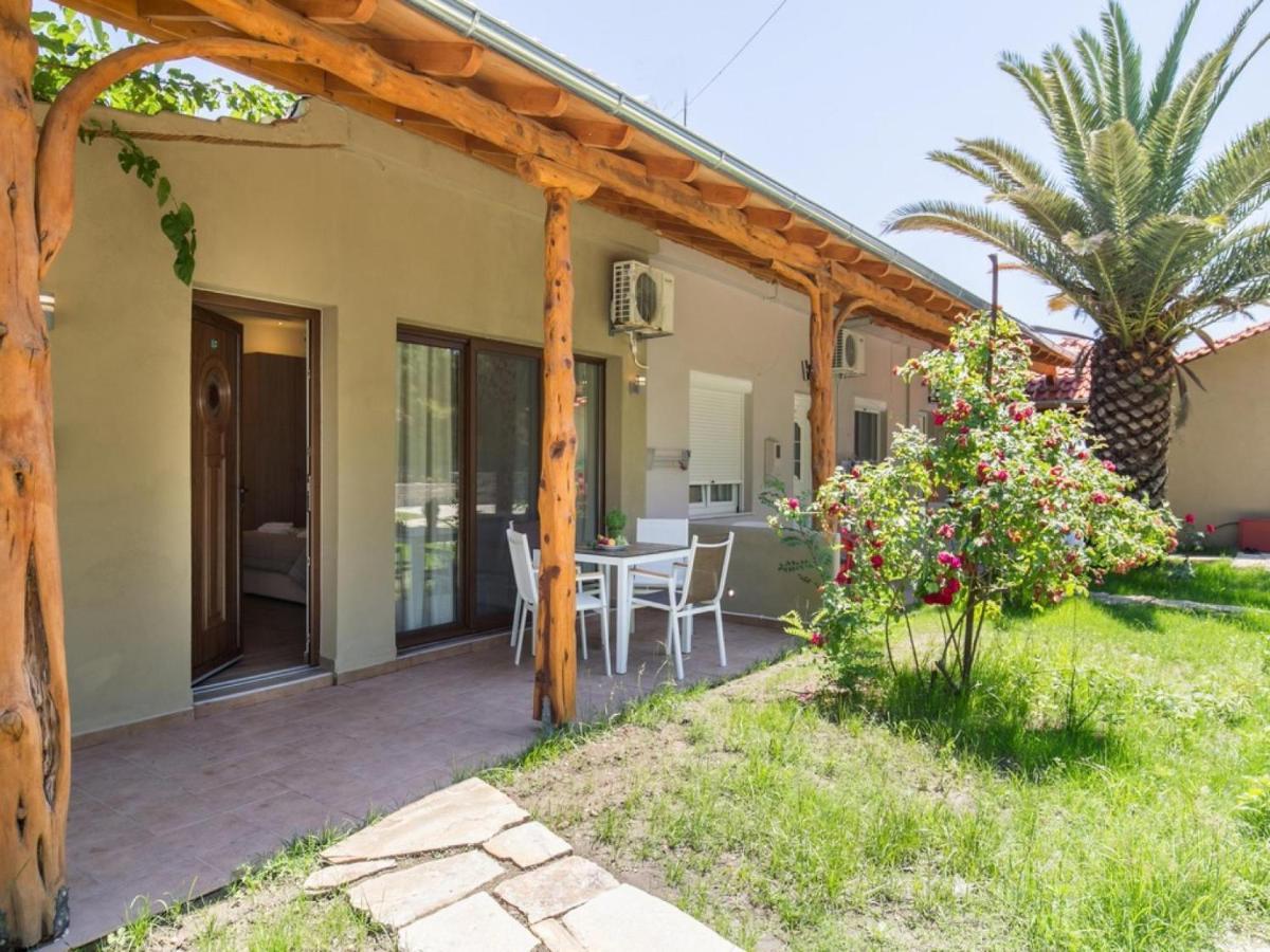 Oasis Deluxe Studios Pefkari Bagian luar foto
