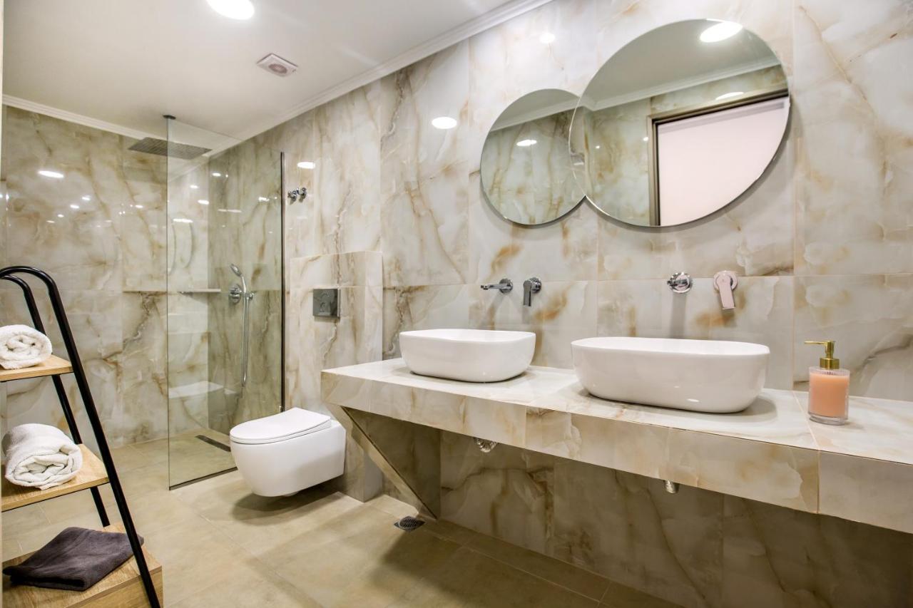 Oasis Deluxe Studios Pefkari Bagian luar foto